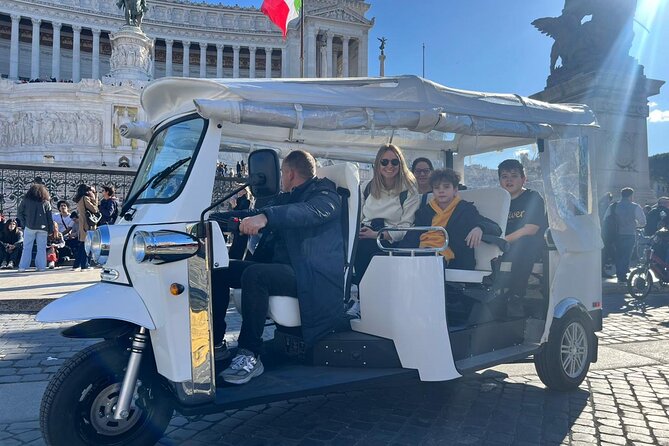 Rome:Tuk-Tuk Private Tour of the City Center - Pantheon, Trevi Fountain, and the Spanish Steps