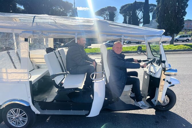 Rome:Tuk-Tuk Private Tour of the City Center - Largo Argentina and Santa Maria sopra Minerva