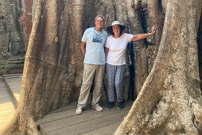 Siem Reap: 1 Day Angkor Wat + Sunrise Private Tour with Tuk-Tuk - Bayon and the faces of Angkor Thom