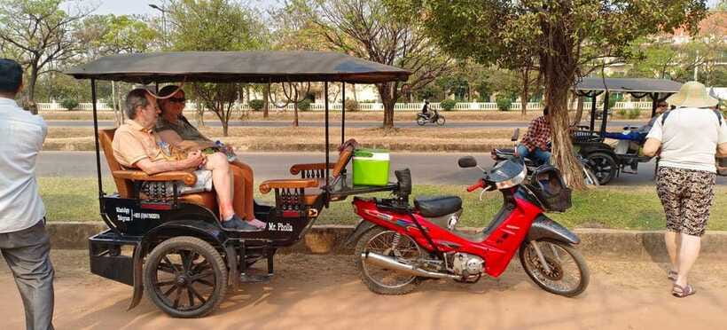Siem Reap: Angkor Temples Tour by a Private Tuk Tuk - Lunch in the temple zone