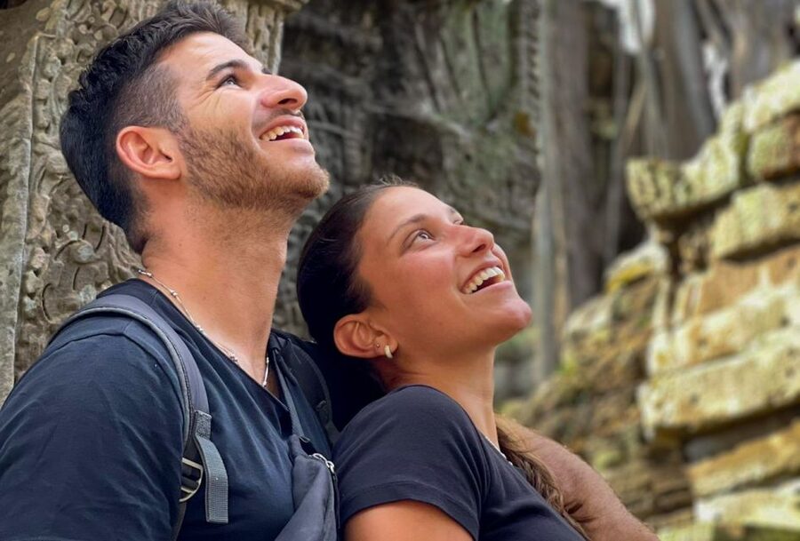 Siem Reap: Angkor Wat Private Tuk-Tuk Tour - Coffee and jungle roots at Ta Prohm