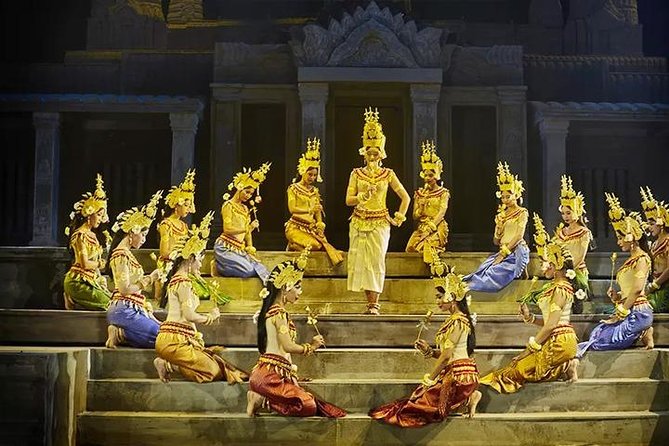 Siem Reap: Apsara Dance Show & Dinner with Tuk-Tuk Transfers - What dinner is like during the performance