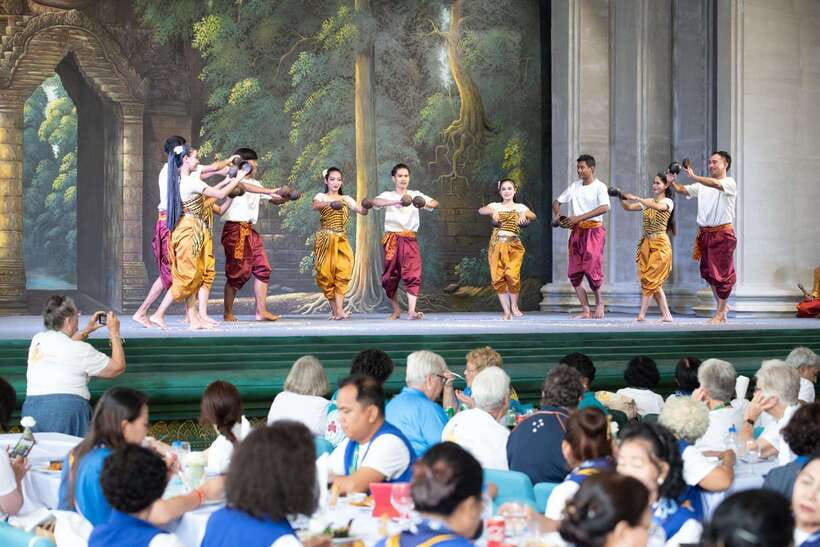 Siem Reap: Apsara Dance Show with Buffet Dinner & Tuk-Tuk... - What the Apsara performance shows you