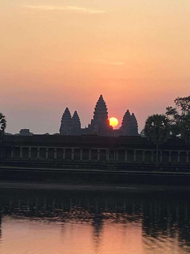 Siem Reap: Personalized Angkor Wat Sunrise/Set by TukTuk/Car - Clothing, heat, and walking advice