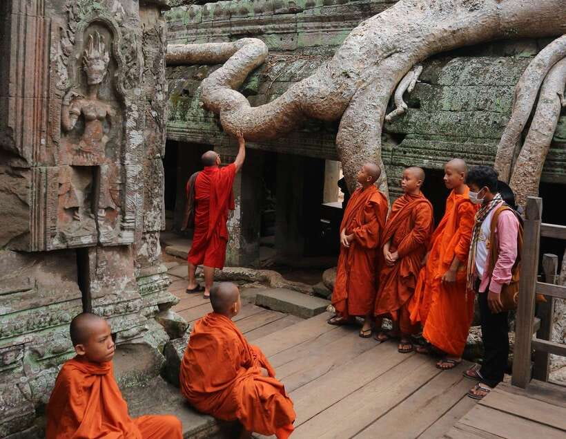 Siem Reap: Personalized Angkor Wat Sunrise/Set by TukTuk/Car - A private start in Siem Reap