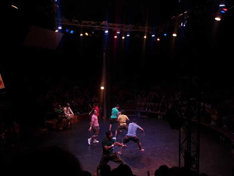 Siem Reap: Phare Circus Ticket with Tuk Tuk Transfer - What the performance offers