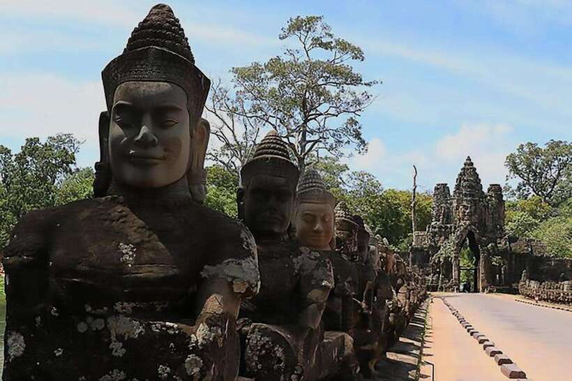 Siem Reap : Private Tuk-Tuk Tour of the Magnificent Temples. - Ta Keo, an unfinished stone statement