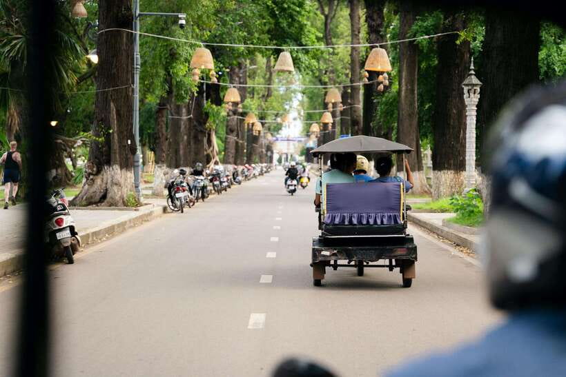Siem Reap's Ultimate Street Food Tour by Tuk Tuk - Why this food tour works after dark
