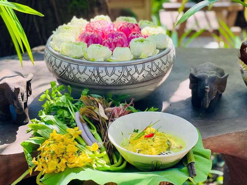 Siem Reap: Street Food Experience by Tuk-Tuk - Seeing Siem Reap from the back of a tuk-tuk