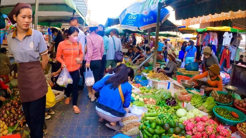 Siem Reap Street Foods Tour by Tuk Tuk with Personal Guide - Phsar Samaki Vegetable and Fruit Market