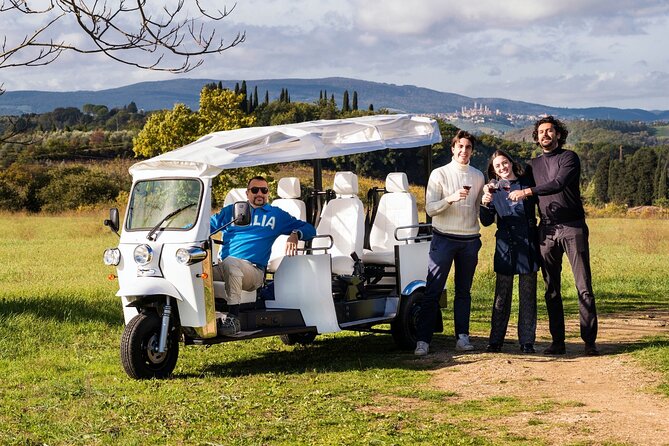 Siena E-Tuk Tuk panoramic Aperitivo with Local Snacks - Starting at Basilica Cateriniana San Domenico