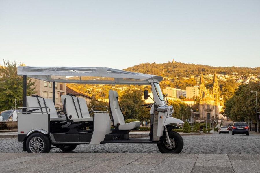 Sightseeing Tours by Electric Tuk-Tuk in Guimarães - The one-hour historic route