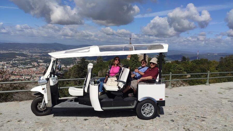 Sightseeing Tours by Electric Tuk-Tuk in Guimarães - Photo stops and the freedom to choose your finish