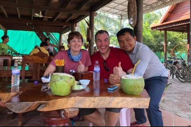 Silk Island Tuk Tuk Tour - Stop two: Chamka Sne and the work behind the silk