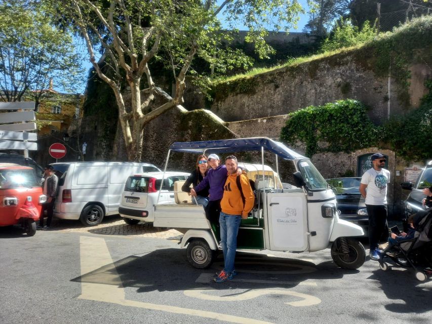 Sintra:1 hour tuk tuk experience to Pena Palace(3 monuments) - Who should book this ride?