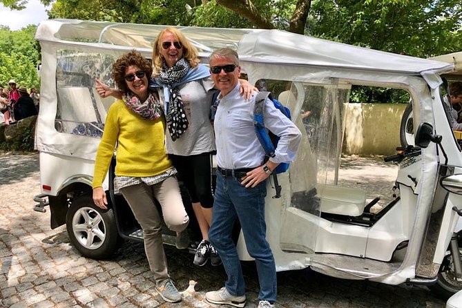 Sintra Electric Tuk Tuk Tour with Local Expert Guides 2h30 - Key points at a glance