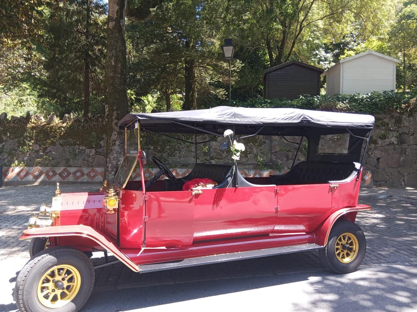 Sintra: Mountain tour by vintage TukTuk - Biester Palace and Park in 10 minutes