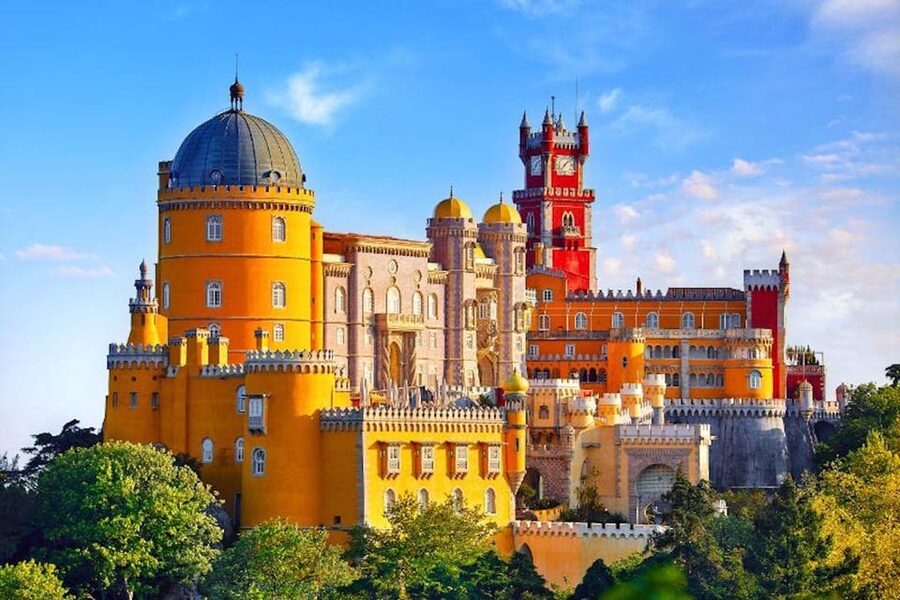 Sintra: Private Sightseeing Tuk Tuk Tour - Quinta da Regaleira and Seteais Palace