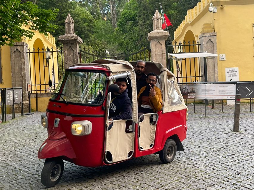Sintra: -Sintra Sightseeing Tour With Tuk Tuk (1hr) - Biester Palace and Park