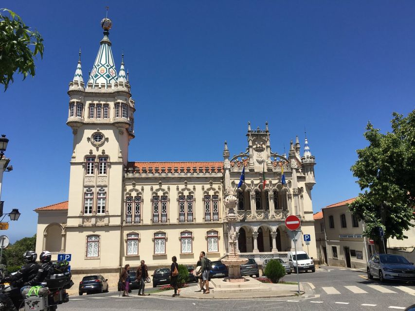 Sintra: -Sintra Sightseeing Tour With Tuk Tuk (1hr) - What the guide adds to the ride