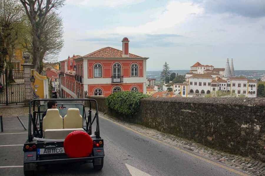 Sintra: Vintage electric Tuk Tuk tour, Pena Palace 4/5 hours - Sintra Palace and the old town