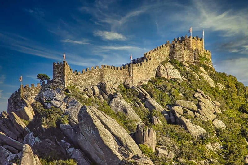 Sintra: Vintage electric Tuk Tuk tour, Pena Palace 4/5 hours - Moorish Castle from the outside