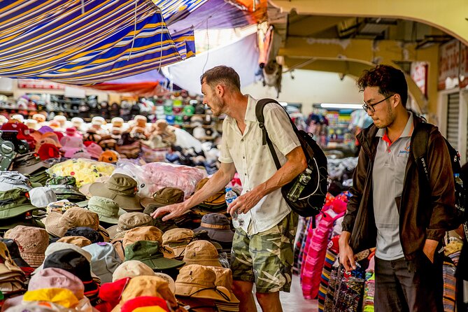 Small-group Saigon City Tour: 3-Hour Cyclo Ride to Hidden Stories - What the three-hour rhythm feels like