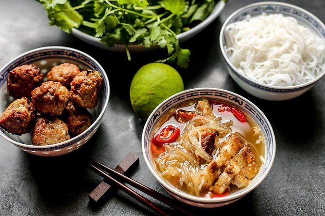 Small-Group Street Food Cyclo Tour of Hanoi Old Quarter - Who should book this Hanoi food walk?