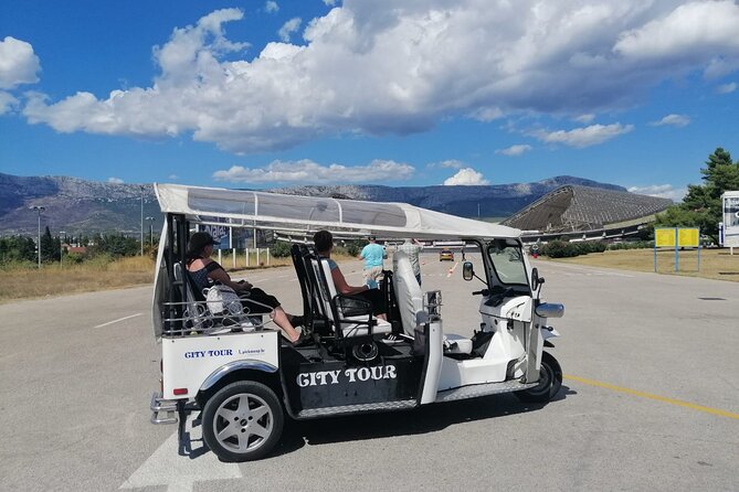 Split Eco Tuk Tuk City Tour - Guides who add the local detail