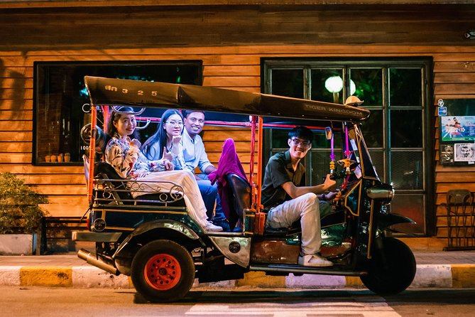 Sunlight or Moonlight: Chiang Mai City Tuk Tuk Tour - The Flower Market and the evening change