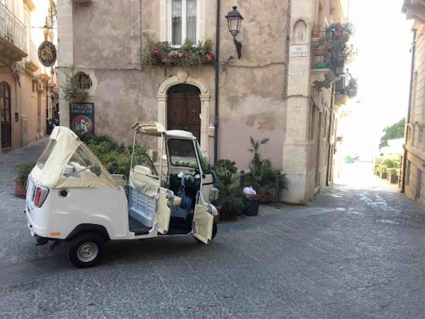 Syracuse: Private Tour of Ortygia on a Tuk Tuk - Starting at Ortigia’s folkloric market