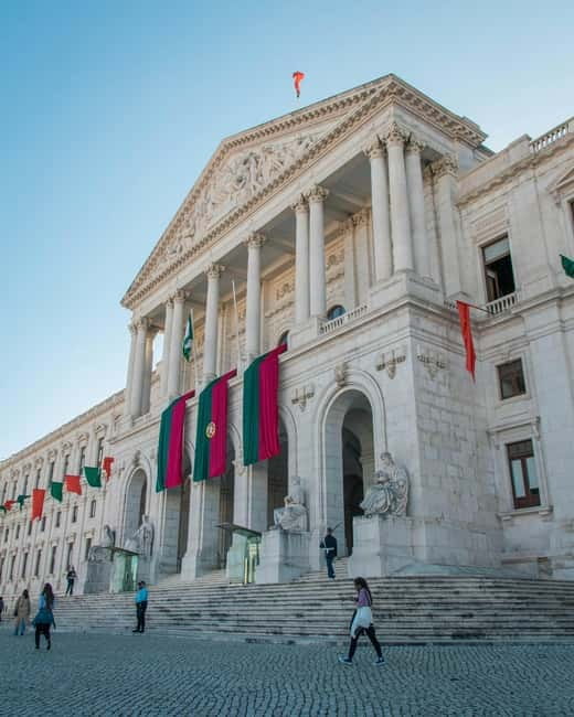 The 7 Hills of Lisbon Tuk Tuk Tour (4-hours) - What the $400 group price really means