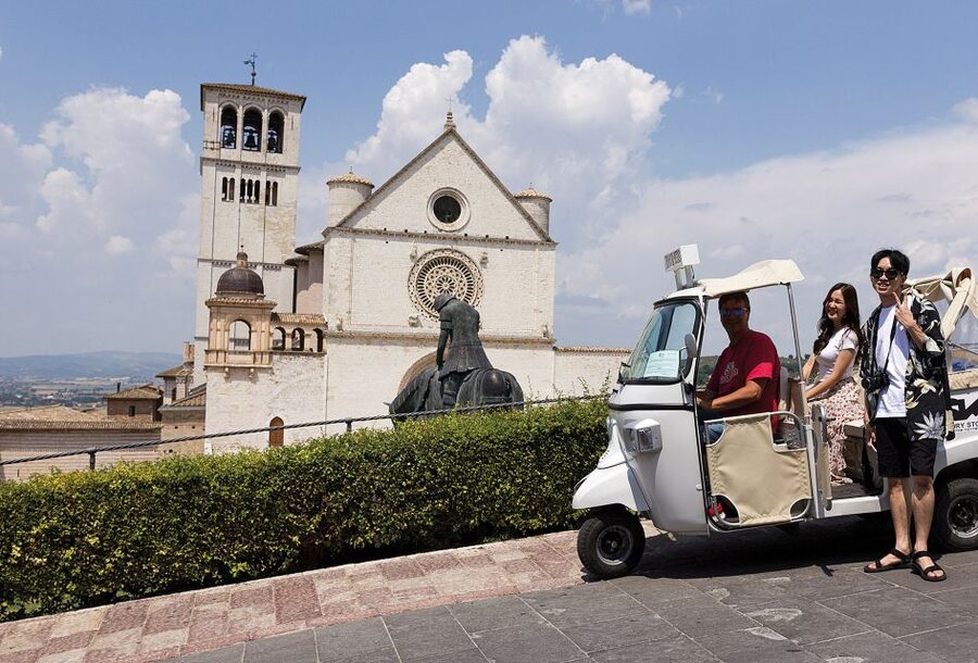 The Life of Saint Francis Tour by Tuk Tuk: English & Spanish - Key points at a glance