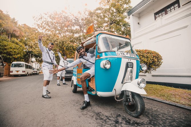 "THE ORIGINALS" Tuk Tuk Safari Colombo, the first and the best. - Pettah Market, spices, and the city at street level