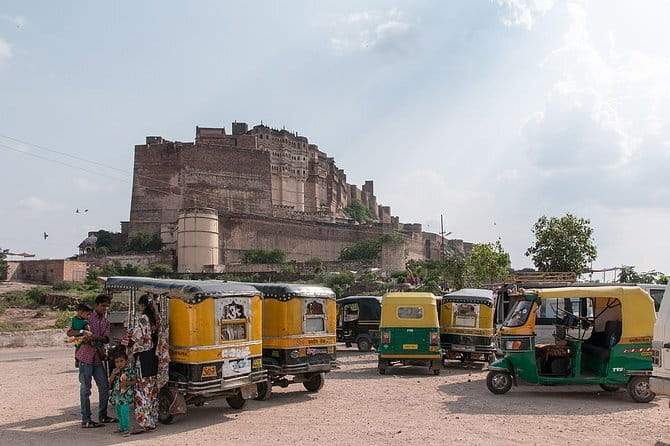 The Tuk Tuk Experience - A drive through Jodhpur - The quiet marble of Jaswant Thada