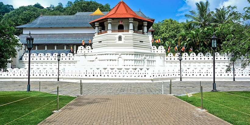 Three Temples Loop In Kandy Day Tour By Tuk Tuk - Why the Three Temples Matter