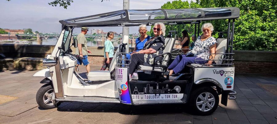 Toulouse: Electric Tuk-Tuk Tour with Photo Stops and Audio - Why the tuk-tuk works well in Toulouse
