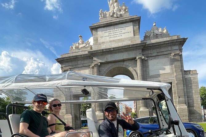 Tour en tuk-tuk electrico por MADRID MODERNO - From Puerta de Toledo to Atocha and Reina Sofía