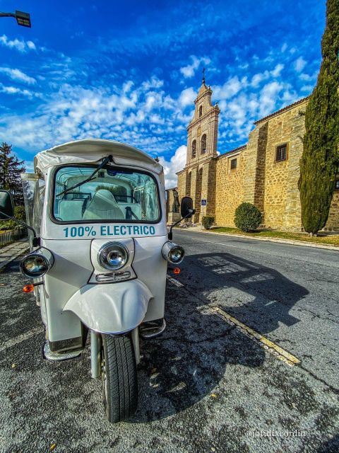 TOUR GUIADO EN TUK TUK POR AVILA 1 HORA - Who should book this ride