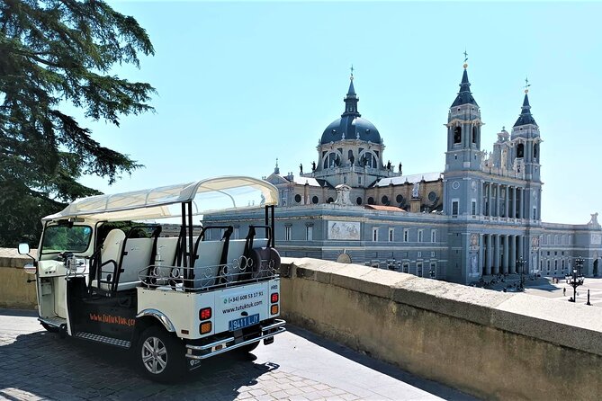Tour of Castizo Madrid with a private guide in a yellow Tuk-Tuk - Key points before you book