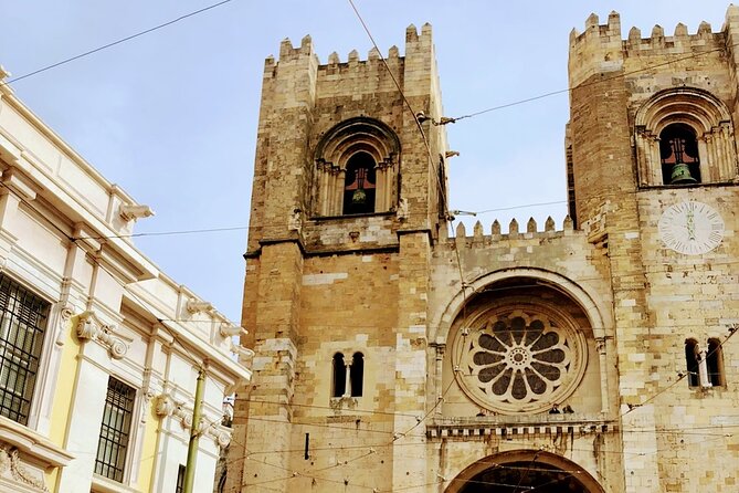Tour TukTuk 3 hours Lisbon Free Pick-up - Starting at Lisbon Cathedral