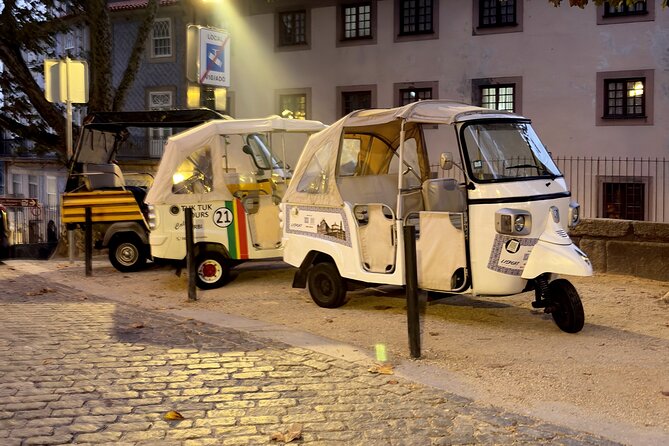 Tours in the Port DE Tuk Tuk - Clérigos, Cordoaria, and the old prison