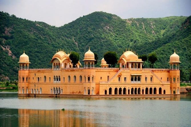 Travel Through the Streets of Jaipur by Tuktuk with a Local - Hawa Mahal, City Palace, and Jantar Mantar
