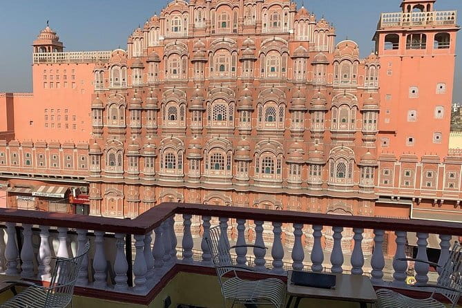 Travel Through the Streets of Jaipur by Tuktuk with a Local - How the guides shape the day