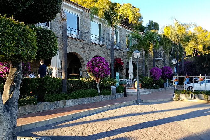 Tuk Tuk Adventure through Málaga with Spanish Crash Course - What the guide adds to the ride