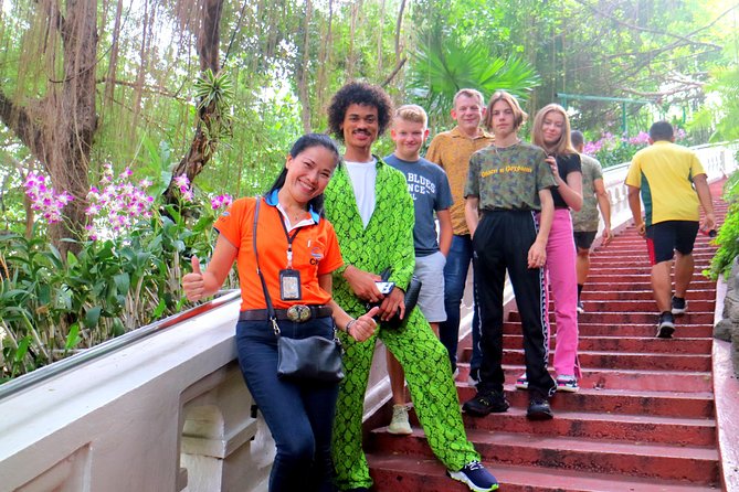 Tuk Tuk Bangkok Private Tour: WW2 Pad Thai, 360-Viewpoint, Chinatown (Pickup) - Thipsamai Pad Thai and the first meal