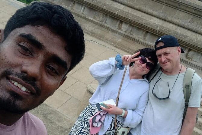 Tuk-Tuk City Tour Colombo SL - A Fast, Personal Introduction to Colombo