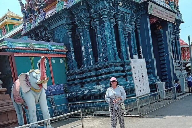 Tuk-Tuk City Tour Colombo SL - Jami Ul-Alfar Mosque and the Pettah Side of Colombo