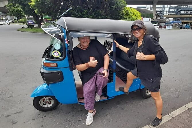 Tuk tuk colombo Sightseeing tour - Pettah’s markets and the Floating Market