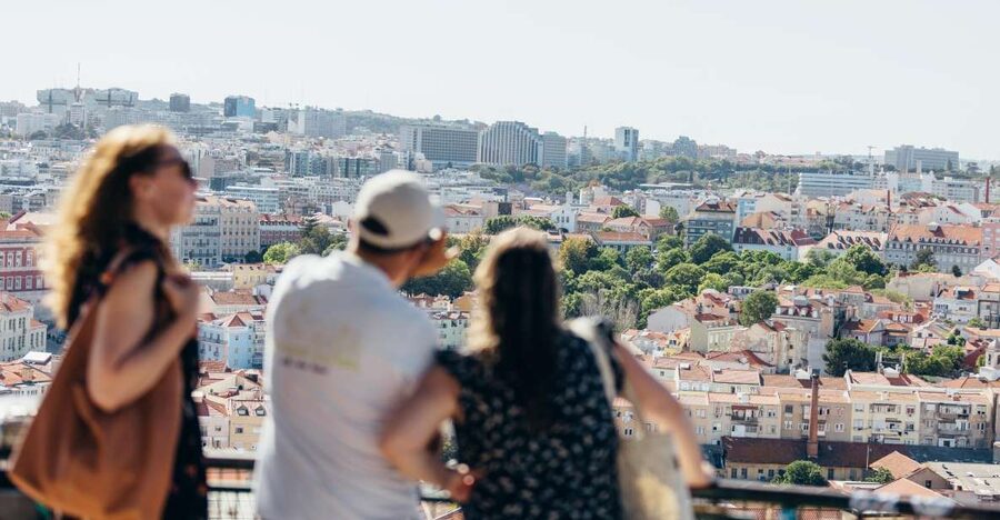 Tuk Tuk Lisbon: 3H00 Lisbon Charms - Graça brings the best high views